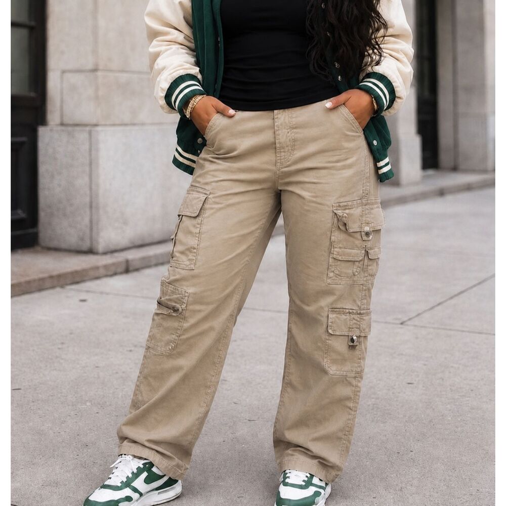 COLUMBIA Women's Tan Cargo Pants Size 14 Utility Hiking Travel Gorpcore Preppy